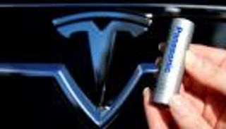 نهاية تحالف "الخلايا الشمسية" بين تسلا وباناسونيك