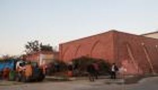 بالصور.. مقابر عائلة مبارك تستعد لاستقبال جثمانه