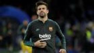 الإصابة تهدد بيكيه بالغياب عن الكلاسيكو