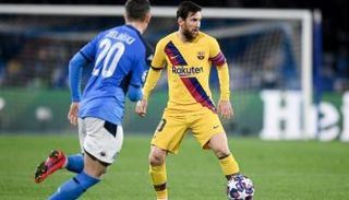 ميسي ضد نابولي