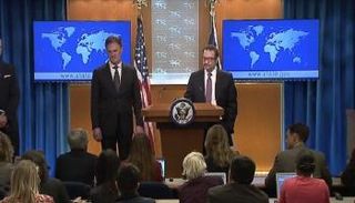 جانب من المؤتمر الصحفي بوزراة الخارجية الأمريكية