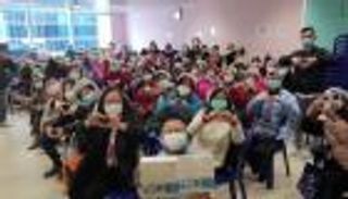 تداعيات كورونا.. أكبر شركة أمريكية للكمامات تعجز عن تلبية الطلب