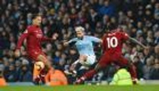 "البريمييرليج" يستنسخ "صالة المصارعة" لتكريم أساطيره