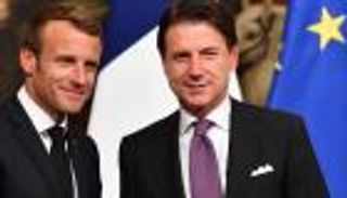 ماكرون وكونتي في أول قمة منذ توتر العلاقات