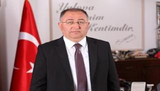 وفاء سلمان رئيس بلدية يالوفا