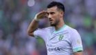 عمر السومة يبرر تذبذب مستوى الأهلي السعودي