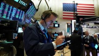 انتشار كورونا يهوي بوول ستريت عند الفتح