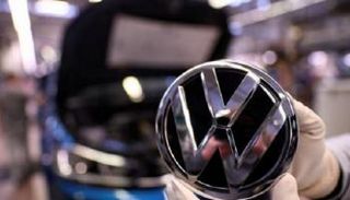 شعار فولكسفاجن - رويترز