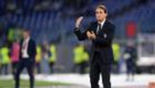 مانشيني ينصح الدوري الإيطالي بالعودة للثمانينيات