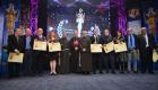 عادل إمام يعتذر.. وحلمي بكر يواصل عادته في "المهرجان الكاثوليكي"