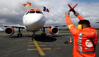 طائرة تابعة لشركة طيران إيزي جيت البريطانية