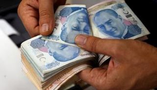 الليرة التركية تدفع ثمن تراجع الاقتصاد