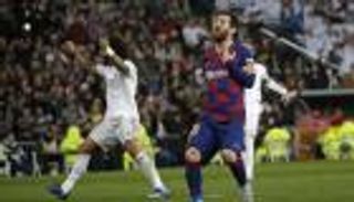 كاريكاتير.. ريال مدريد يحسم الكلاسيكو بهدايا برشلونة