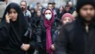 إيران بلا "تطهير" والكمامات مع سماسرة والأطباء في خطر