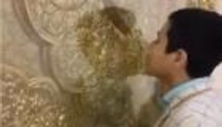 ممثل خامنئي يحث الإيرانيين على زيارة الأضرحة: "مكان لعلاج كورونا"