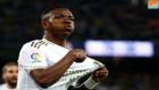 فينيسيوس يسلب رقم ميسي واحتفال رونالدو في الكلاسيكو