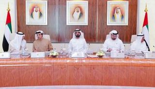 محمد بن راشد خلال اجتماع مجلس الوزراء