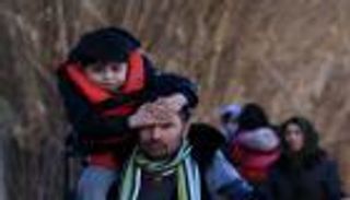 انتفاضة أوروبية لإنقاذ حدود اليونان من "لاجئي أردوغان"