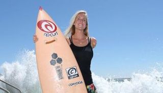 راكبة الأمواج العالمية بيثاني هاميلتون