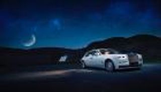 أبوظبي موتورز تتسلم سيارتين طراز "فانتوم ترانكويليتي"