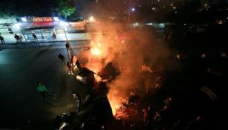 قطع الطرقات في لبنان للمطالبة باستقالة حسان دياب