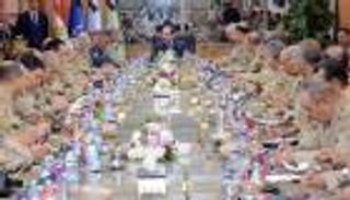 السيسي يترأس اجتماعا لقادة الجيش ويشدد على "الجاهزية"