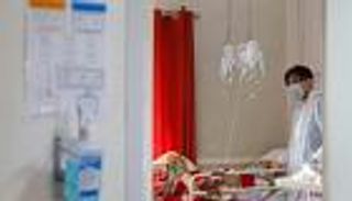 كورونا يصيب 23 نائبا بالبرلمان الإيراني.. ووفاة مساعد رئيس القضاء