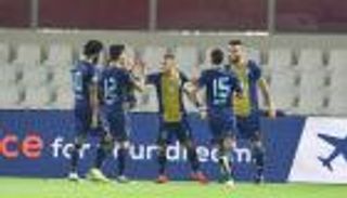 الشارقة يفلت من الخسارة أمام حتا بالدوري الإماراتي