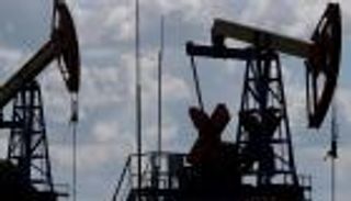 النفط يتراجع بعد اتفاق أوبك بزيادة خفض الإمدادات