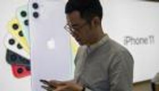 كورونا يهبط بإيرادات فوكسكون المصنعة لهواتف أبل