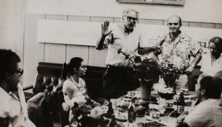 بيرني ساندرز خلال رحلته إلى ياروسلافل الروسية عام 1988 - نيويورك تايمز