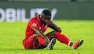 نجم ليفربول يفقد ابن عمه في حادث مروع