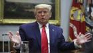 ترامب يتحدى كورونا: قد يضر الاقتصاد ومستعدون لكل الاحتمالات