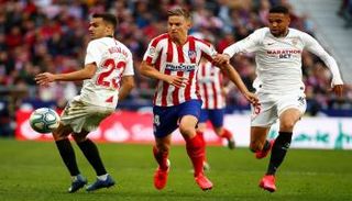 من مباراة أتلتيكو مدريد وإشبيلية