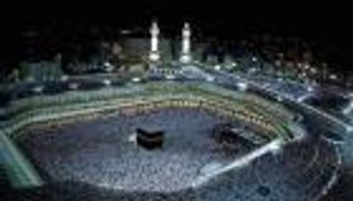 السعودية تعلن فتح الطواف لغير المعتمرين بدءا من فجر السبت