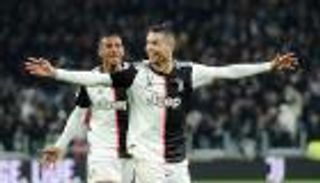 3 مرشحين بارزين للثلاثية التاريخية بعد خروج ليفربول من السباق