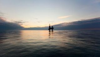 منصة نفط في البحر