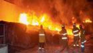 حريق يلتهم 20 ورشة في القاهرة