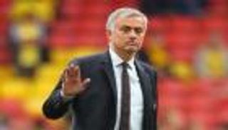 مورينيو يؤكد حاجة توتنهام إلى "أسماك قرش"