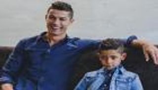 "كورونا" يقيد تحركات نجل رونالدو