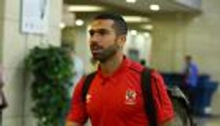 أحمد فتحي بطل "التجديد الحائر" في الأهلي المصري