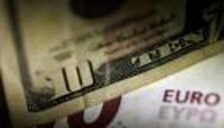 كورونا والنفط يربكان سوق العملات.. والدولار يتهاوى