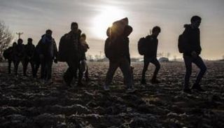 لاجئون على الحدود التركية اليونانية