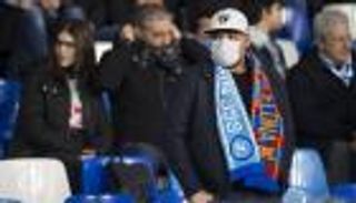 كورونا يحرم برشلونة من جماهيره أمام نابولي