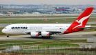 كانتاس الأسترالية توقف 38 طائرة عن العمل بعد تفشي كورونا