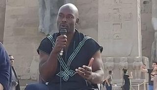 النجم العالمي جيمي جون لوي 