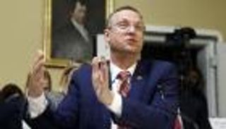 سيناتور أمريكي يفرض حجرا صحيا على نفسه جراء كورونا