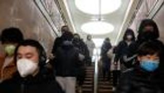 الصين تغلق جميع مستشفيات كورونا في ووهان مؤقتا