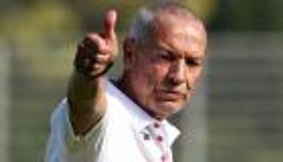 فيريرا مدرب الزمالك الأسبق غاضب من شائعة وفاته