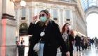 حقيقة صلاة مسلمين في شوارع إيطاليا للنجاة من كورونا